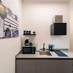 Guesthost - Stylish Loft Near Piazza Del Campo Siena