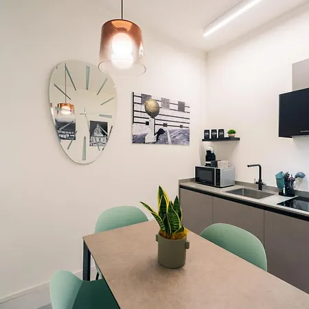 Guesthost - Stylish Loft Near Piazza Del Campo Апартаменти Сієна