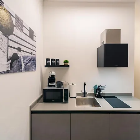 Guesthost - Stylish Loft Near Piazza Del Campo Сієна
