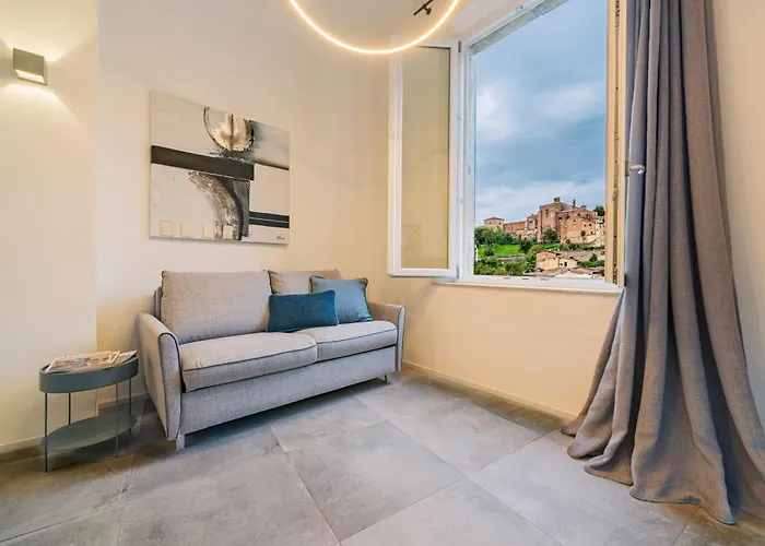Апартаменты Guesthost - Stylish Loft Near Piazza Del Campo Сиена