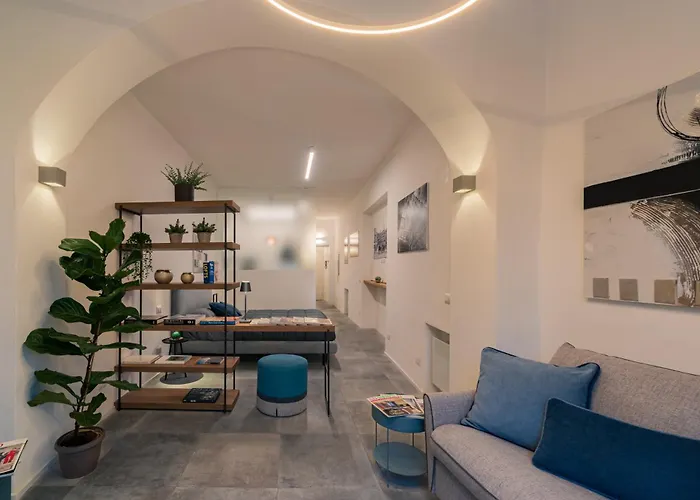 Guesthost - Stylish Loft Near Piazza Del Campo Апартаменты *
