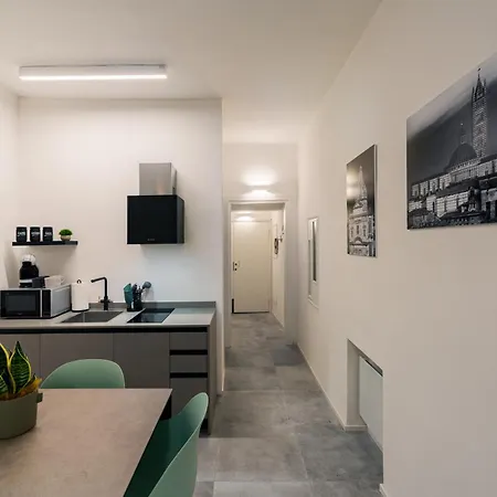 Guesthost - Stylish Loft Near Piazza Del Campo * シエーナ